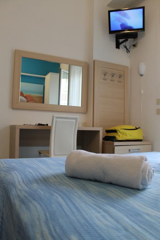 Hotel Esperia Cattolica Habitación foto